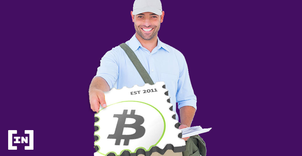 người đưa thư với logo bitcoin