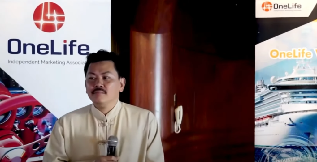 "Thần y" Võ Hoàng Yên thuyết giảng về đạo đức trong hội thảo của Onecoin