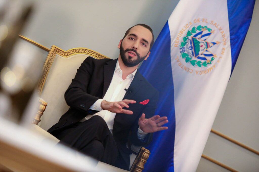 Nayib Bukele dự đoán hai quốc gia sẽ chấp nhận Bitcoin như một cuộc đấu thầu hợp pháp vào năm 2022